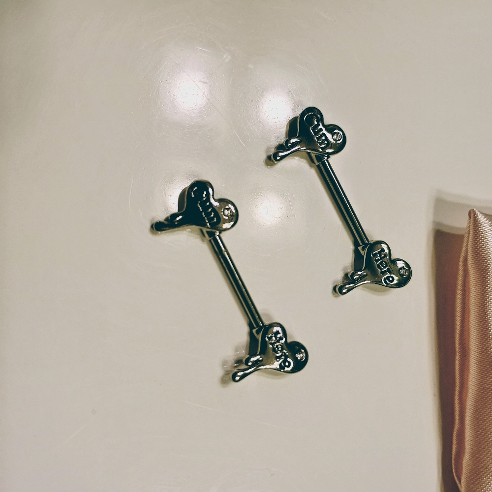 Naughty barbell nipple rings - Picture 2 of 2